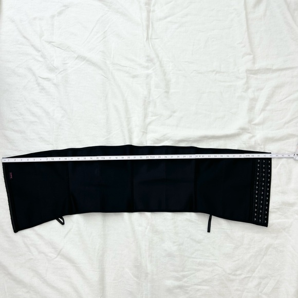 DILANNI Waist Trainer Corset in Black - Picture 6 of 13